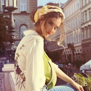 清新时尚欧美少女微信头像14