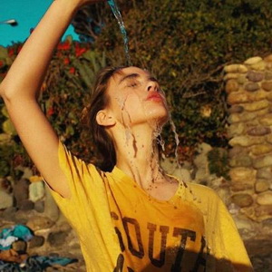 清新时尚欧美少女微信头像10