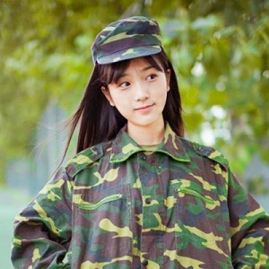 清纯迷彩服美女微信头像2