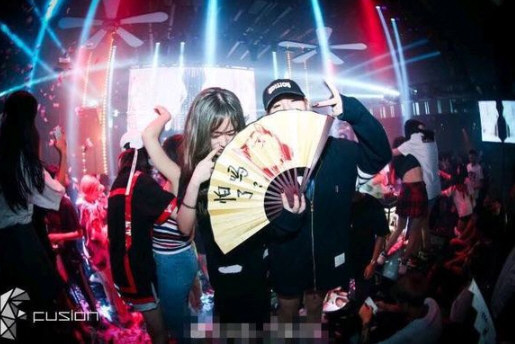一心只蹦圣賢迪的女人